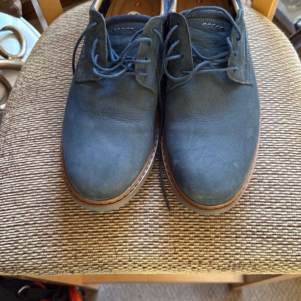 Clarks Blue Oxfords with Suede Upper and Light Sole
